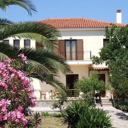 Nadia Apartments Molyvos ภายนอก รูปภาพ