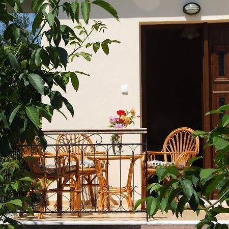 Nadia Apartments Molyvos ภายนอก รูปภาพ