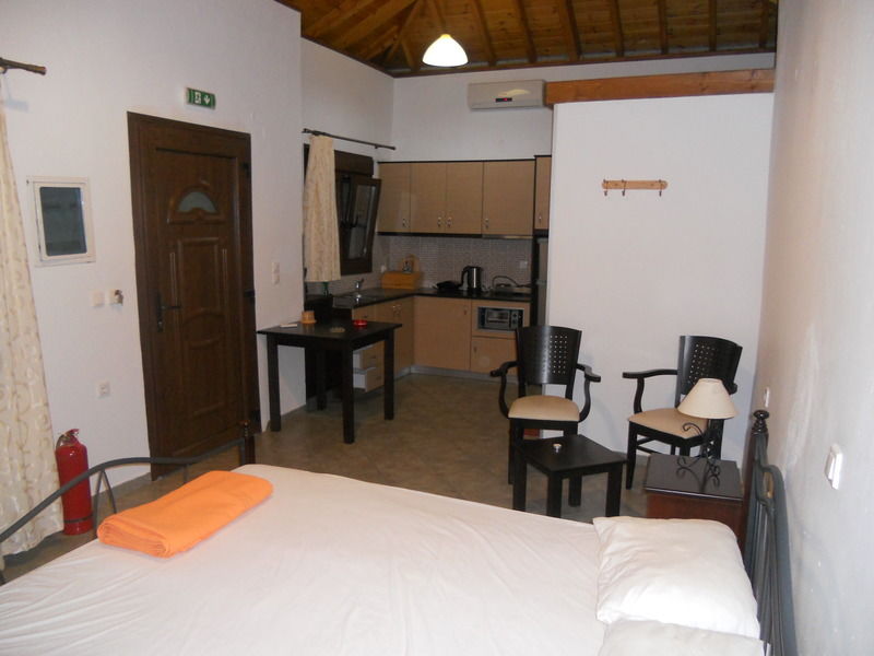 Nadia Apartments Molyvos ภายนอก รูปภาพ