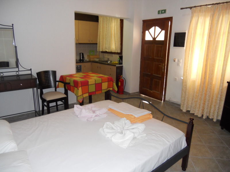 Nadia Apartments Molyvos ภายนอก รูปภาพ
